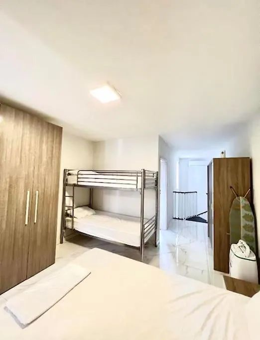 Sliema Apartment In Balluta Bay Hébergement de vacances
